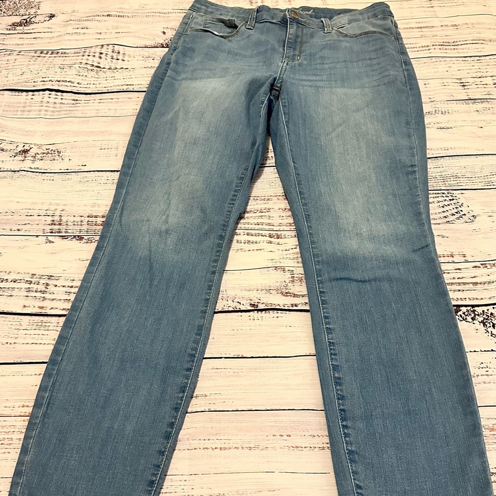 Universal thread midrise skinny jeans